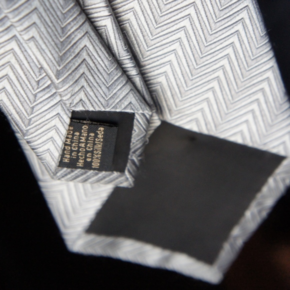 Van Heusen Tie - Picture 4 of 5